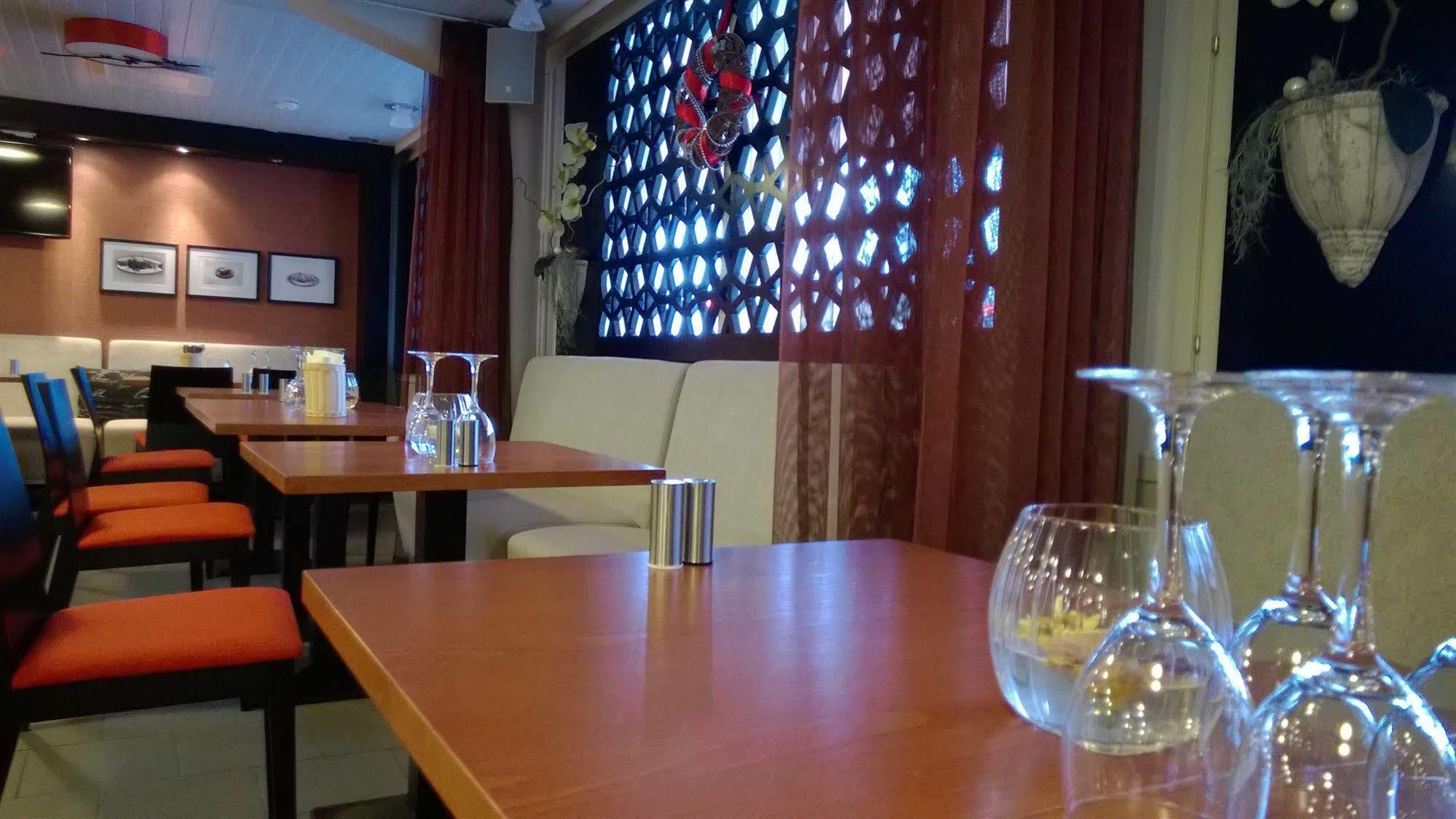 Hotel Pietari Kylliaeinen 사본린나 외부 사진